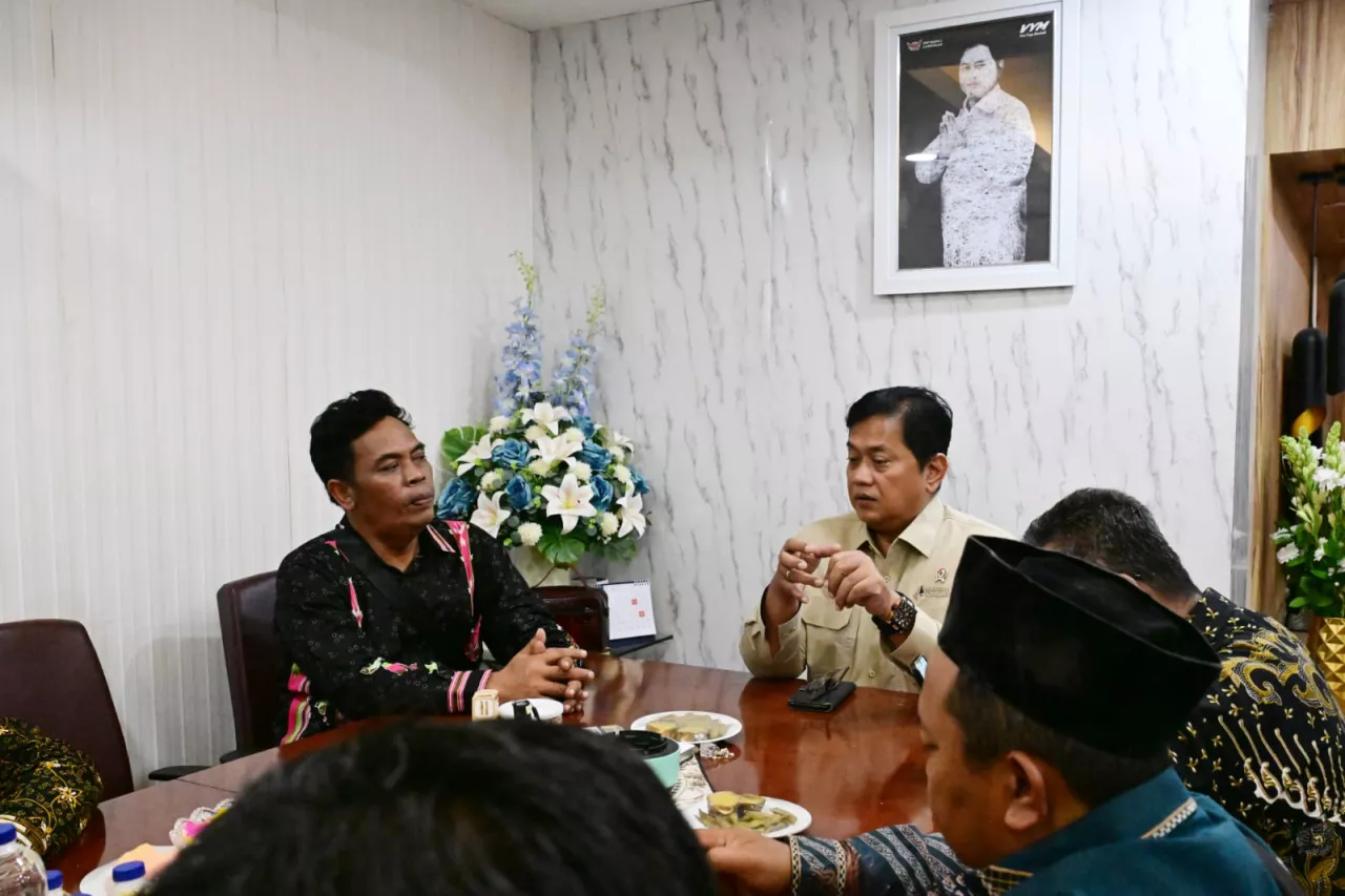 Terima Kepala Desa, Wamen Viva Yoga: Pemberdayaan Desa Merealisasi Asta Cita Masyarakat Sejahtera