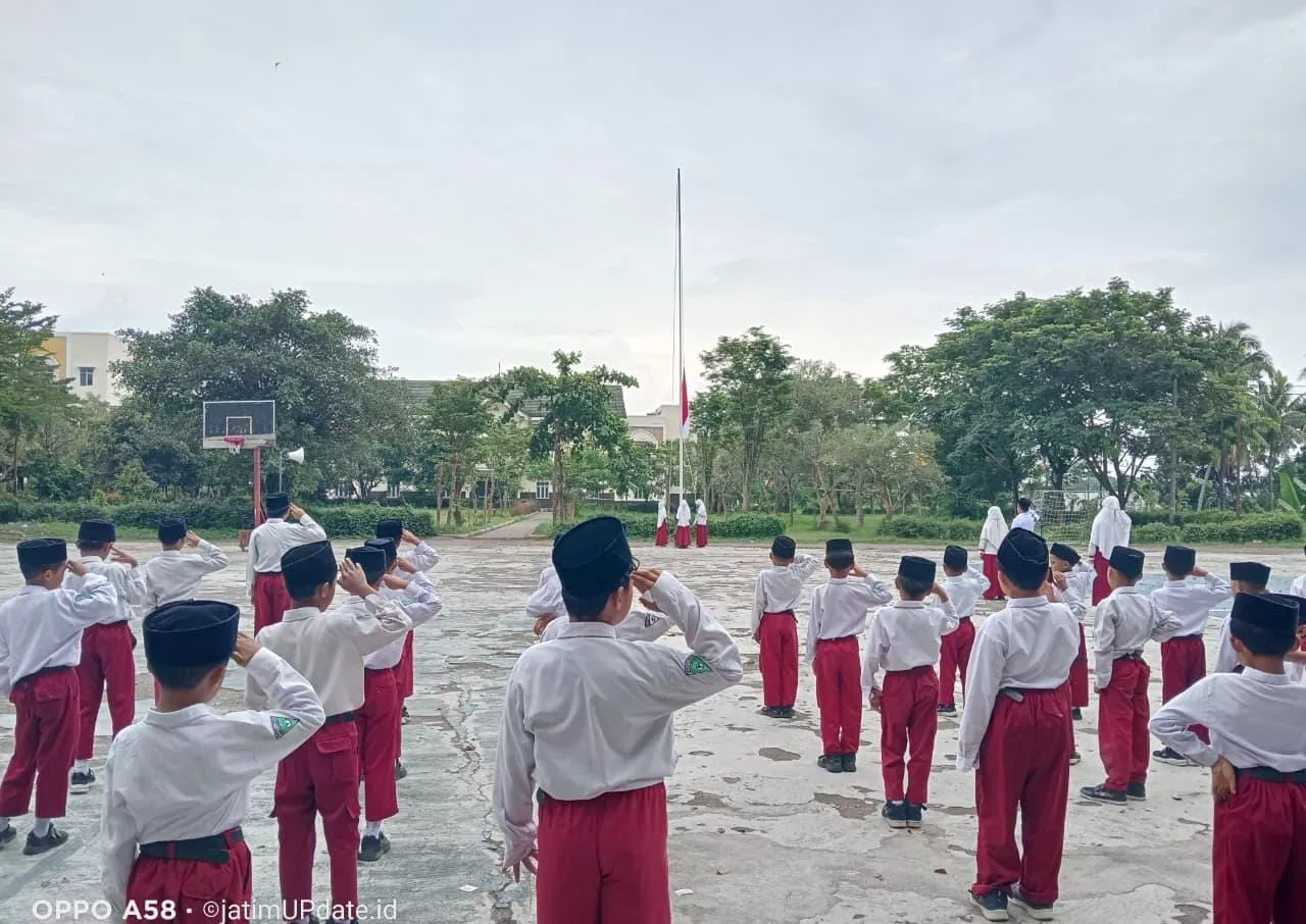 Lagu Berjudul “Rukun Sama Teman” Dinyanyikan Setelah Lagu Wajib Nasional seperti Indonesia Raya.