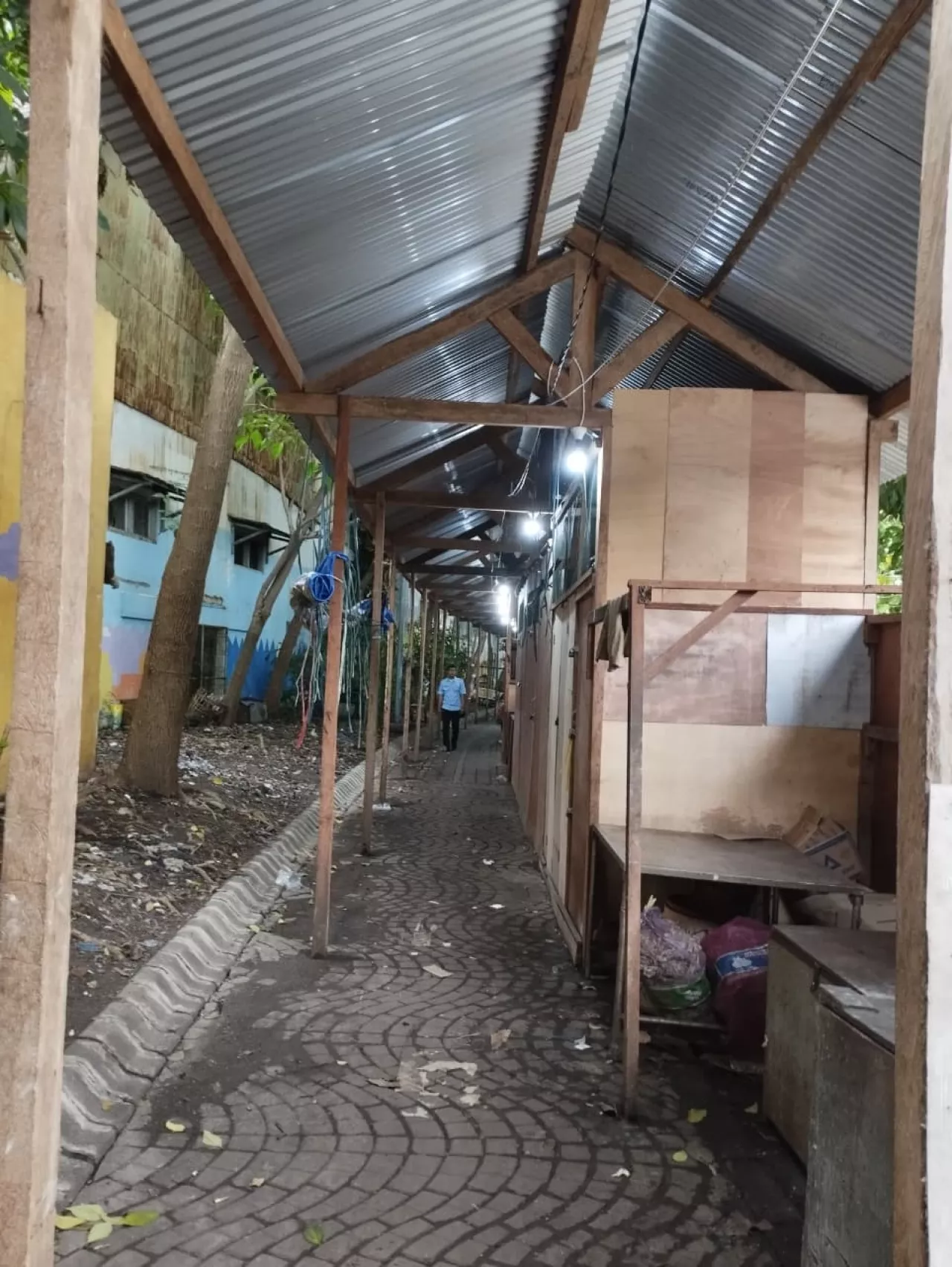 Revitalisasi Pasar Keputran Selatan Dinilai Amburadul, AMAK Desak APH Turun Tangan.