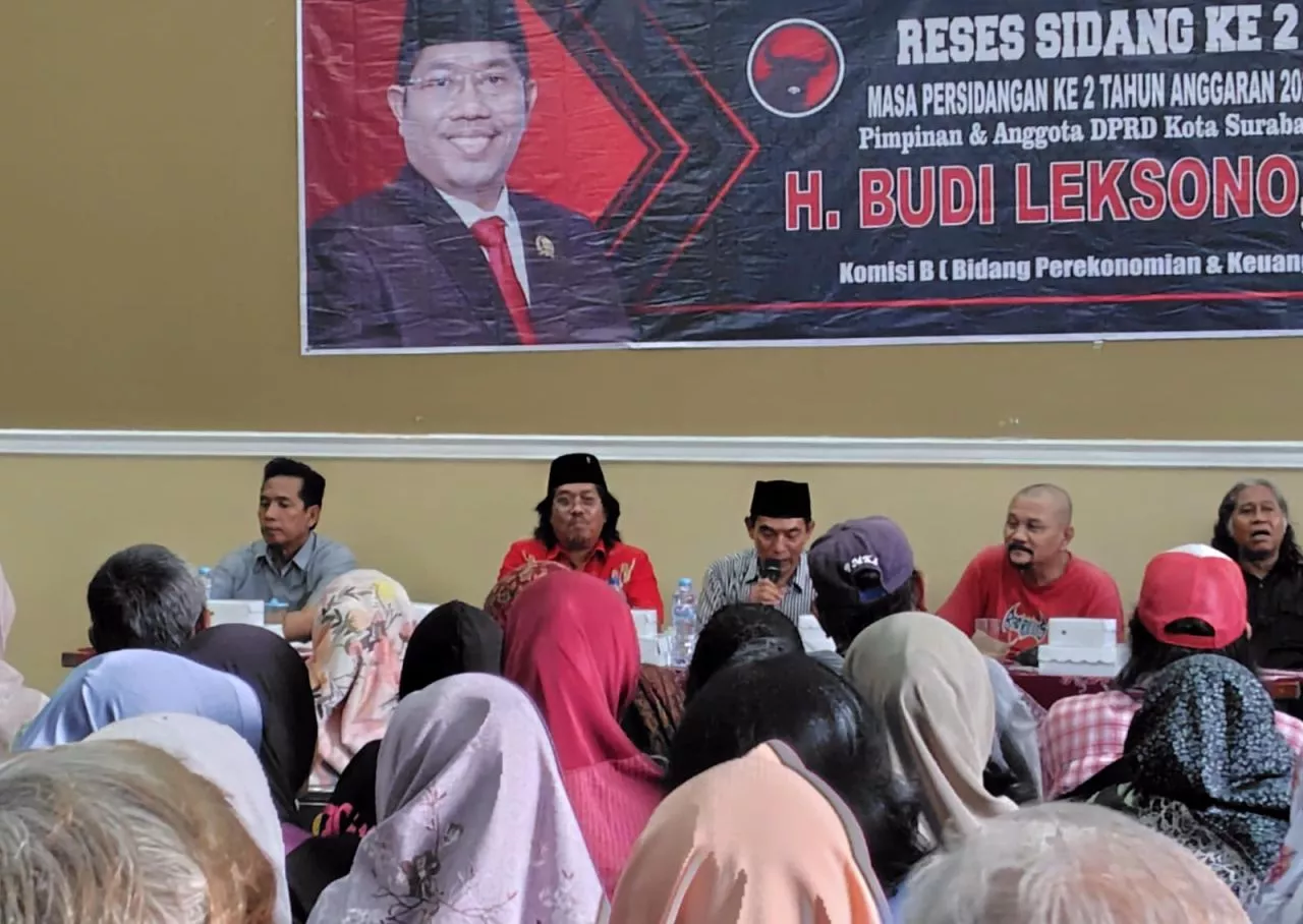 Buleks Serap Aspirasi Masyarakat Warga Keluhkan Pagar Makam Rusak hingga Saluran Air
