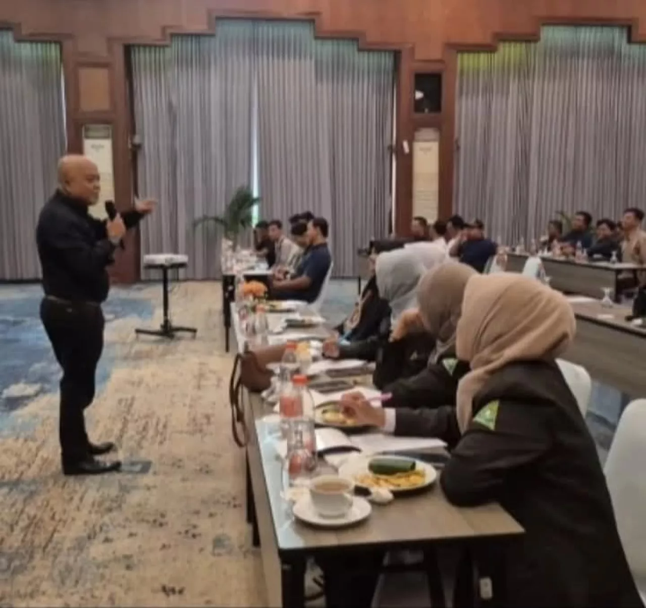 Ketika Pertumbuhan Ekonomi Tidak Pernah Masuk Kelas
