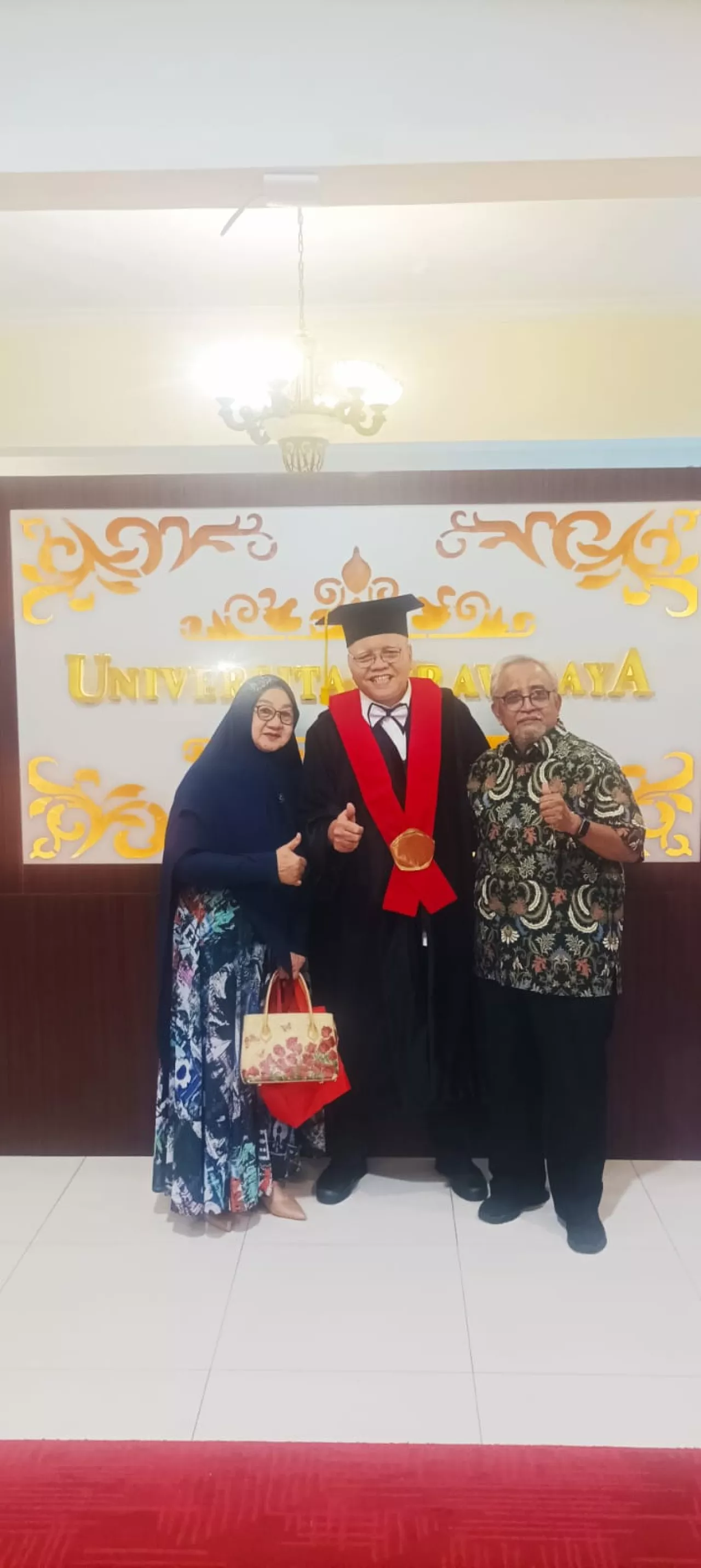 Hanya Prof Prija Djatmika Dapat Lima Kali Aplaus