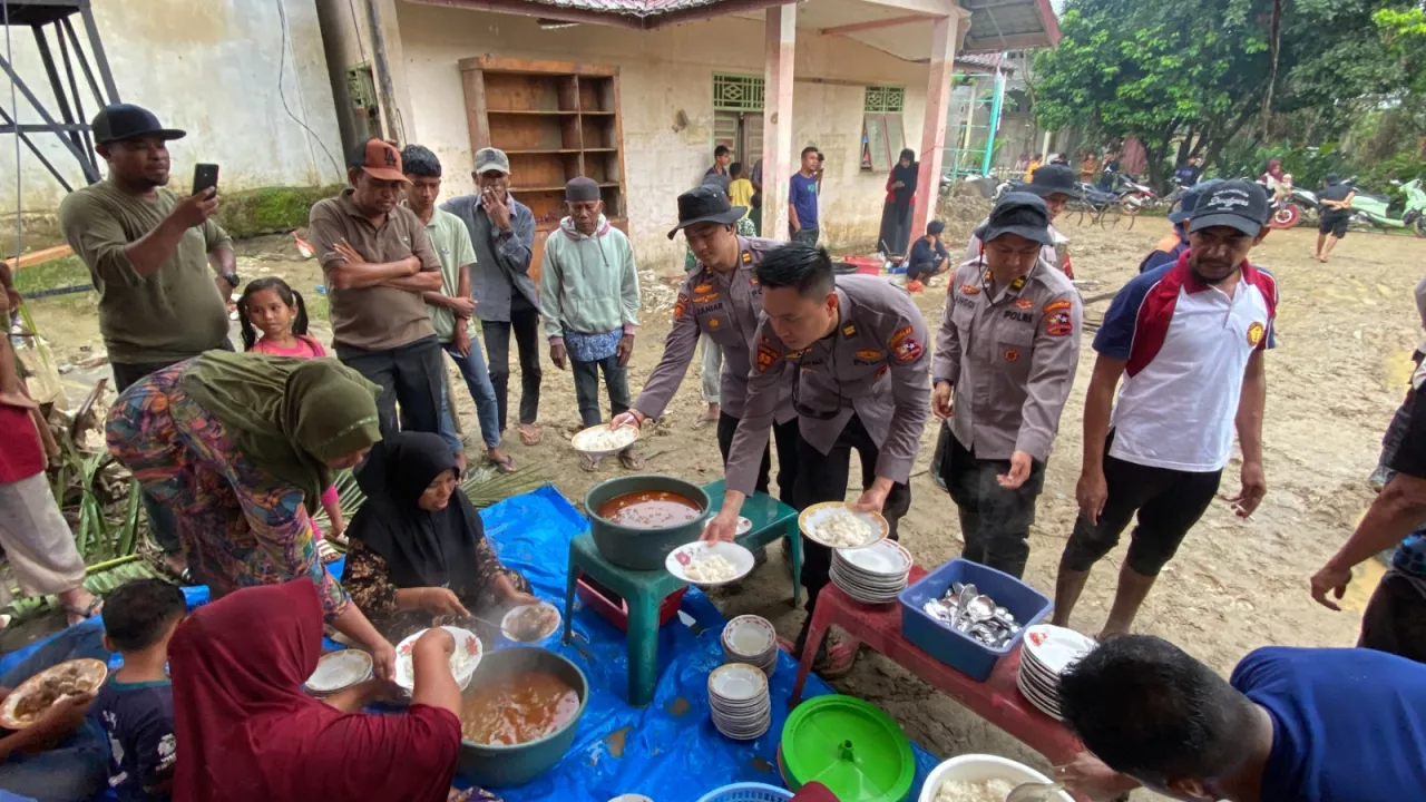 Menjaga Tradisi, Mempererat Silaturahmi: Dianmas Mahasiswa STIK Angkatan 83 di Kecamatan Langkahan