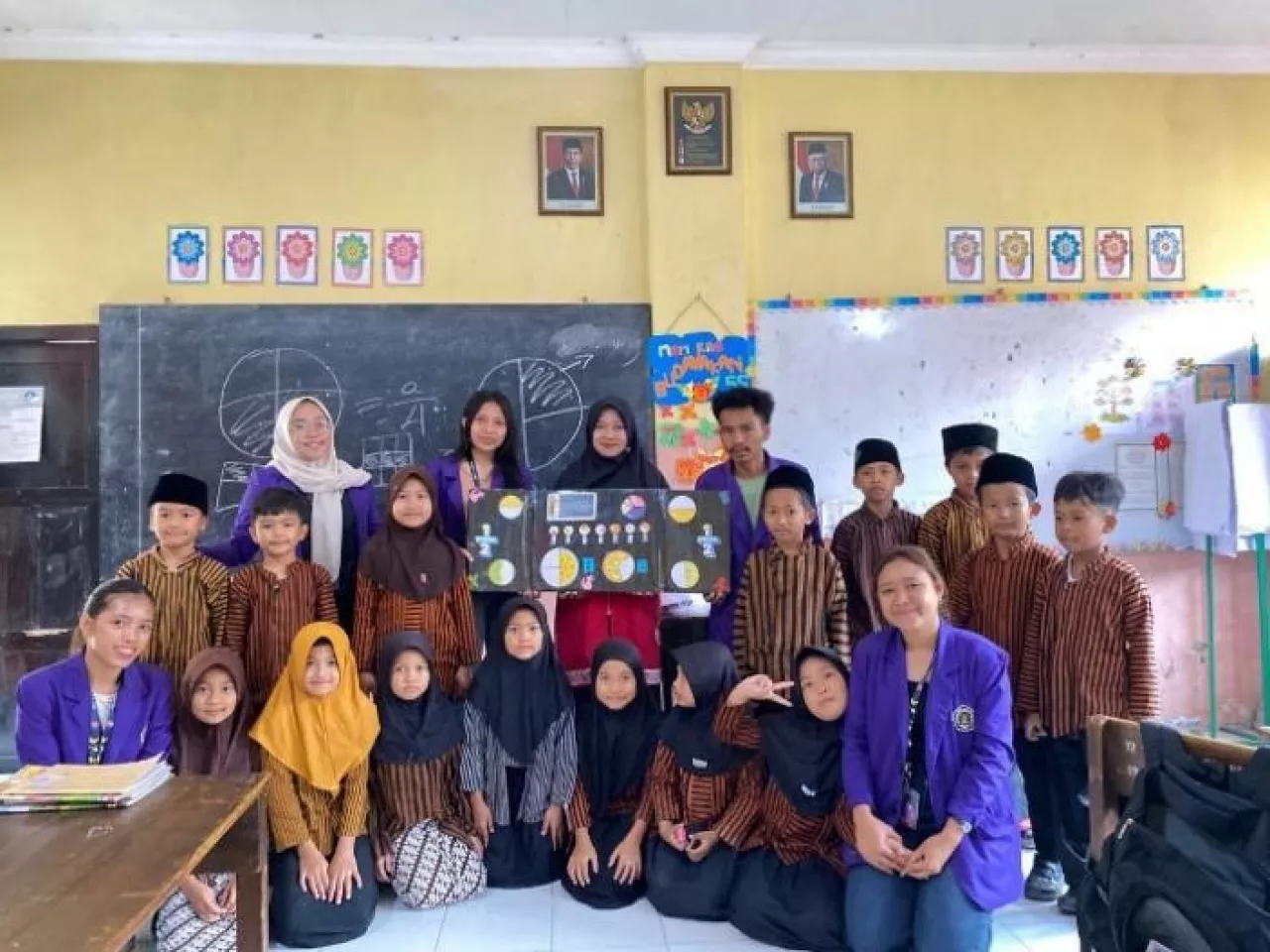 Naikkan Kualitas Pembelajaran Matematika, Mahasiswa UNITRI Kenalkan Kincir Perkalian Papan Pecaha