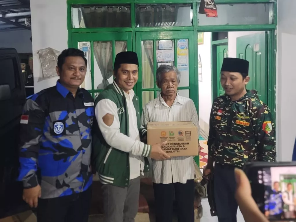 Rawat Spirit Toleransi Jelang Idul Fitri Ansor Jatim dan GAMKI Kunjungi Keluarga Riyanto 