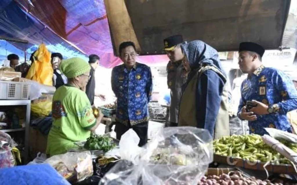 Monitoring Jelang Lebaran, Bupati Hamid Temukan Harga Cabai Naik 100 Persen, Stok Bapok, LPG dan BBM Aman