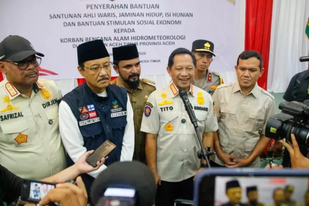 Mendagri Serahkan Bantuan Warga Terdampak Bencana Alam Di Tiga Provinsi Aceh, Sumut dan Sumbar