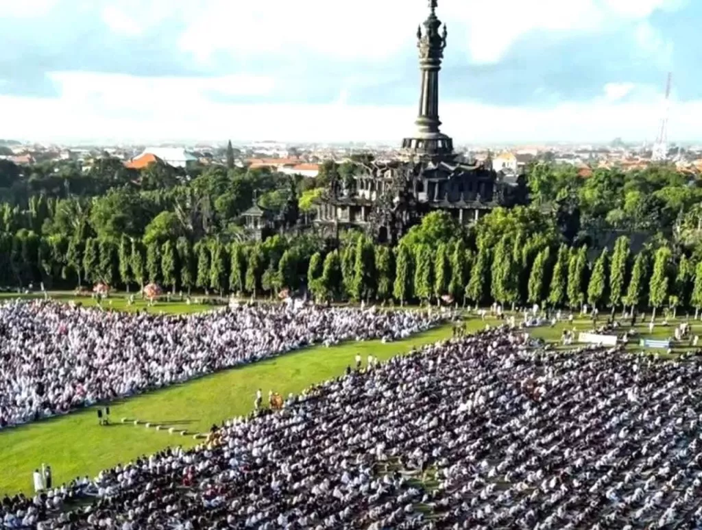 Pelaksanaan Ibadah Hari Raya Nyepi dan Sholat Ied Di Renon Denpasar, Bergantian, Berlangsung Lancar Dan Tertib