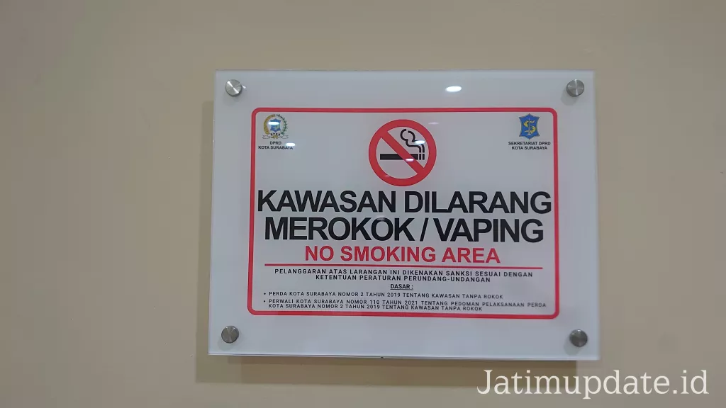 KTR di DPRD Surabaya, Sekwan: Ikuti Kebijakan Pemkot, Baktiono: Telat Sudah 7 Tahun Berlaku 