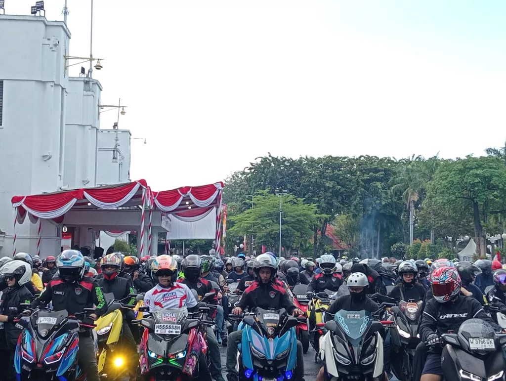 Puluhan Komunitas Bikers Ramaikan Sunmori IMI Surabaya di Momentum HJKS