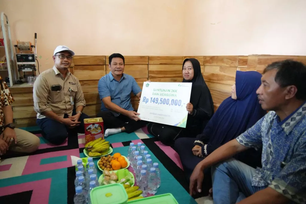 Santunan Rp149,5 Juta untuk Keluarga Driver Ojol, Pemkab Sidoarjo Pastikan Pendidikan Anak Terjamin