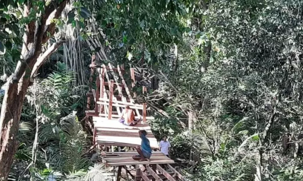 Warga Terdampak Jembatan Sentong Minta Akses Darurat, Omzet Usaha Anjlok hingga 50 Persen