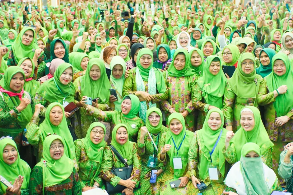 Khofifah Dan Puluhan Ribu Muslimat NU Jabar Deklarasikan Seruan untuk PBB, Hentikan Perang Wujudkan Perdamaian Dunia