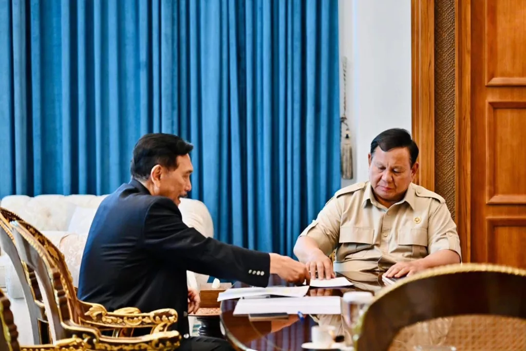 Ketua Dewan Ekonomi Nasional Paparkan Skenario Perkuatan Daya Beli Masyarakat Kepada Presiden Prabowo