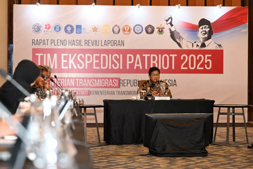 Terima 400 Kajian Kawasan Transmigrasi, Wamen Viva Yoga: Kita Realisasikan Dalam Pembangunan  