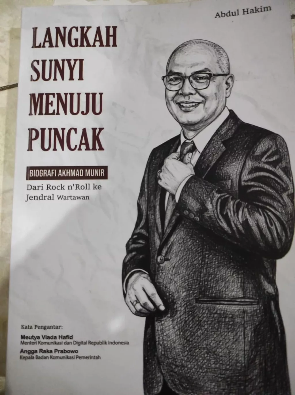 Timbang-Pandang Biografi Akhmad Munir (1) 𝗗𝗮𝗿𝗶 𝗞𝗼𝗽𝗿𝗮𝗹 𝗠𝗲𝗻𝗷𝗮𝗱𝗶 𝗝𝗲𝗻𝗱𝗲𝗿𝗮𝗹