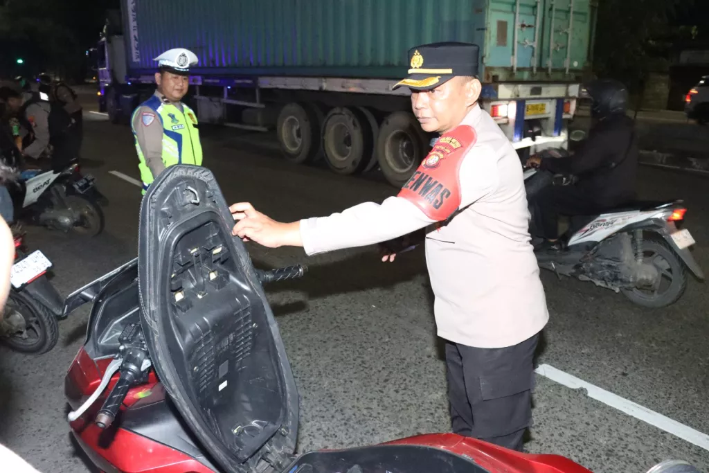 Jaga Jakarta Barat Tetap Aman, Polisi Gelar Patroli dan Gelar Razia Stasioner