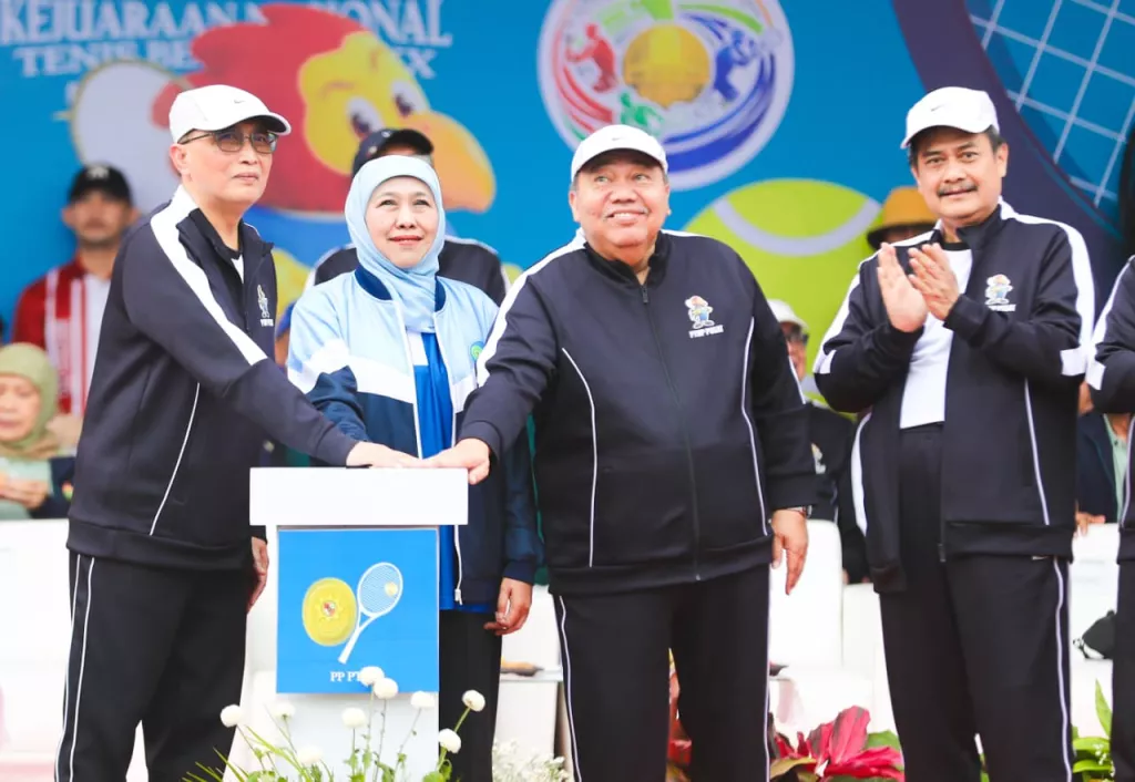 Khofifah Dampingi Ketua MA RI Sunarto Buka Kejurnas Tenis Beregu XX Piala Ketua MA di Malang