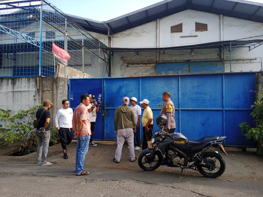 Respon Cepat Aduan Informasi, Polsek Kalideres Cek Dugaan Gudang Pengemasan Oli Palsu di Kamal