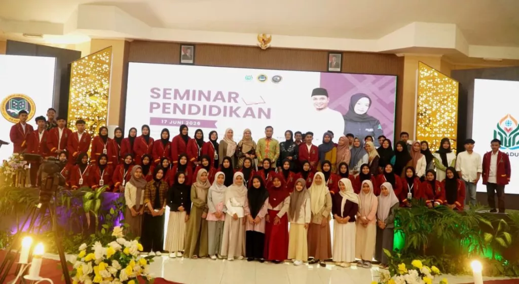 Sikapi Revolusi Industri 5.0, Wakil Ketua DPRD Pamekasan Ajak Mahasiswa UIN Madura Rawat Nalar Kritis Berbasis AI