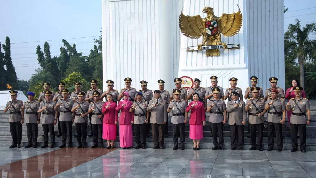 BNN Hadiri Ziarah Dan Tabur Bunga Hari Bhayangkara Ke-80