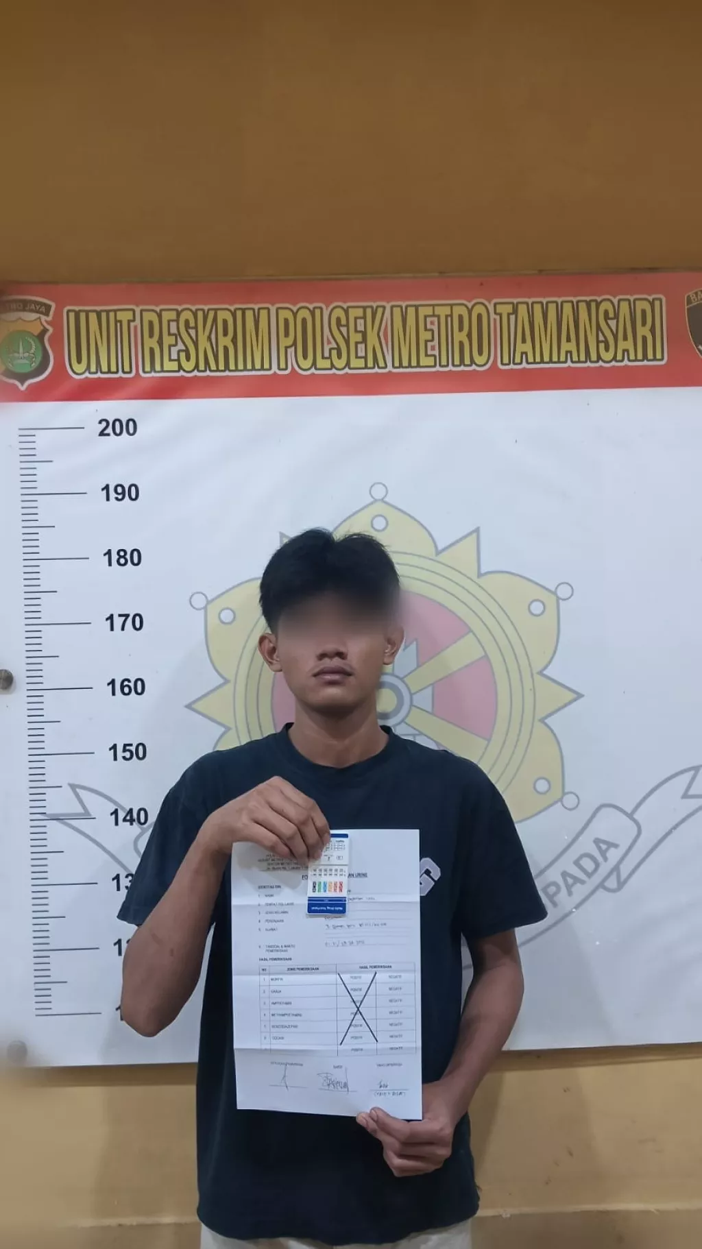 Polsek Metro Tamansari Amankan Pengguna Tembakau Sintetis Saat Razia Kejahatan Jalanan