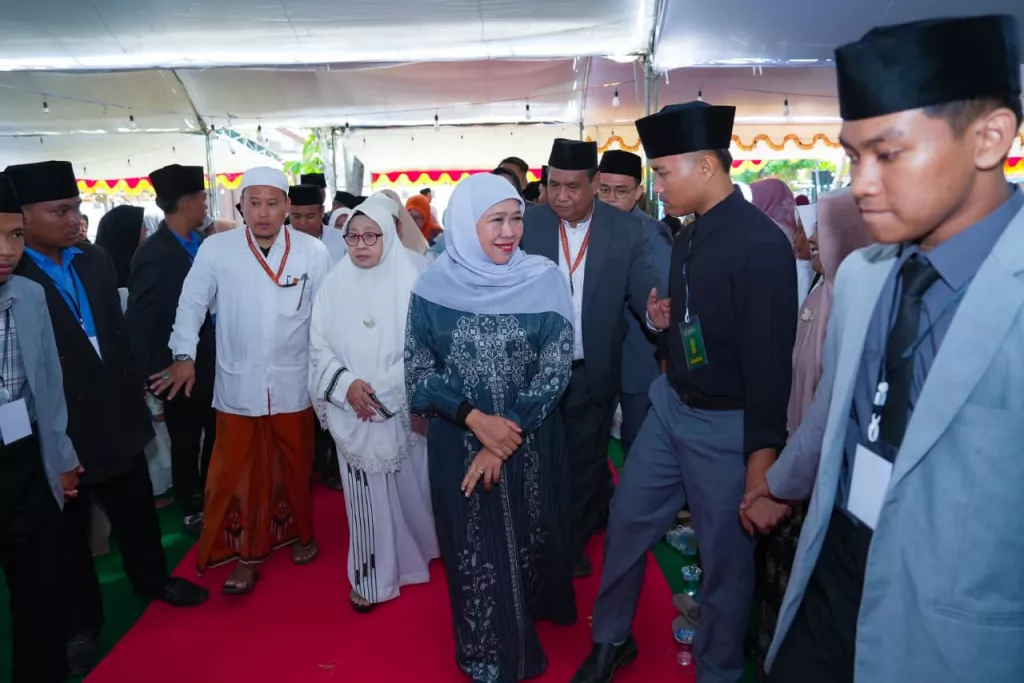 Khofifah Serukan Penguatan Ketakwaan di Idul Khotmi Nasional At-Tijaniyah