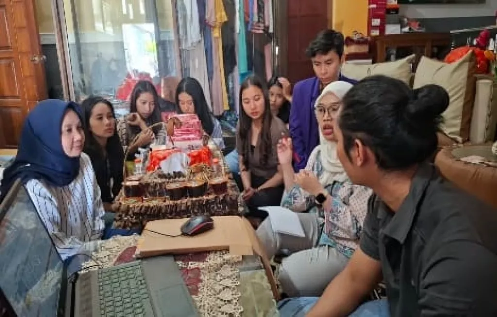 Perkuat Daya Saing UKM, Dosen Fakultas Ekonomi Unitri Lakukan Pendampingan Pelaku Usaha