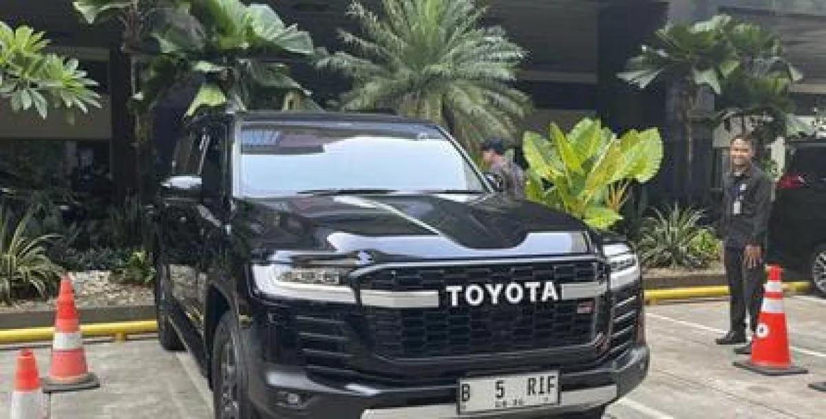 KPK Sita Toyota Land Cruiser Milik Eks Bupati Kebumen di Kasus Suap ATR/BPN