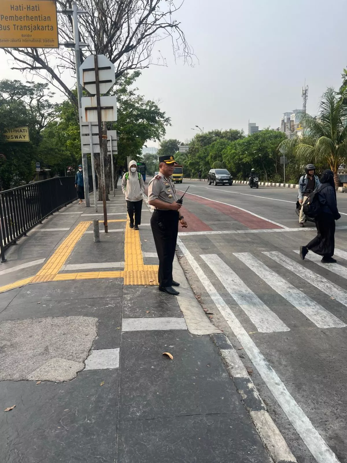 Polsek Tanjung Priok Hadir Sejak Pagi, Bantu Kelancaran Lalu Lintas dan Aktivitas Masyarakat