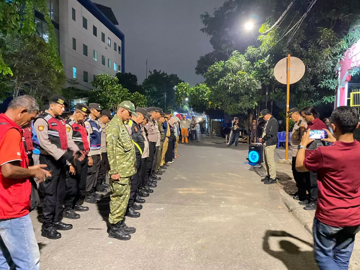 Sinergi Tiga Pilar dan Masyarakat, Polsek Tanjung Priok Gelar Patroli Malam Jaga Jakarta Tetap Aman dan Kondusif