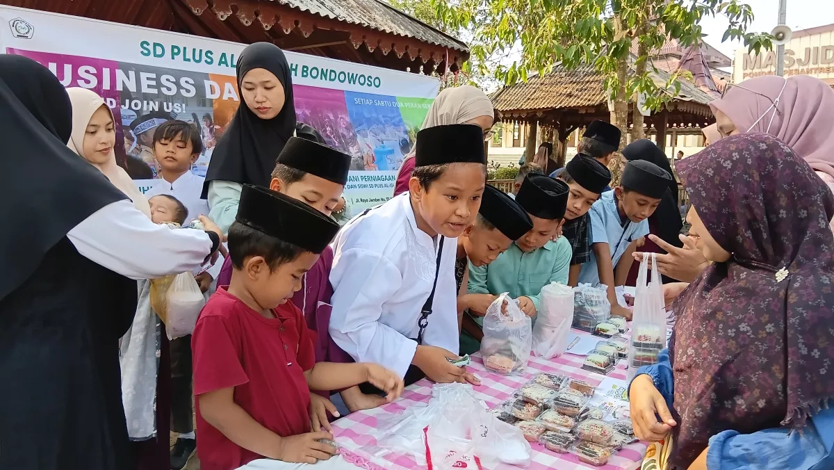 SD Plus Al-Ishlah Bondowoso Gelar Business Day, Latih Jiwa Wirausaha Siswa