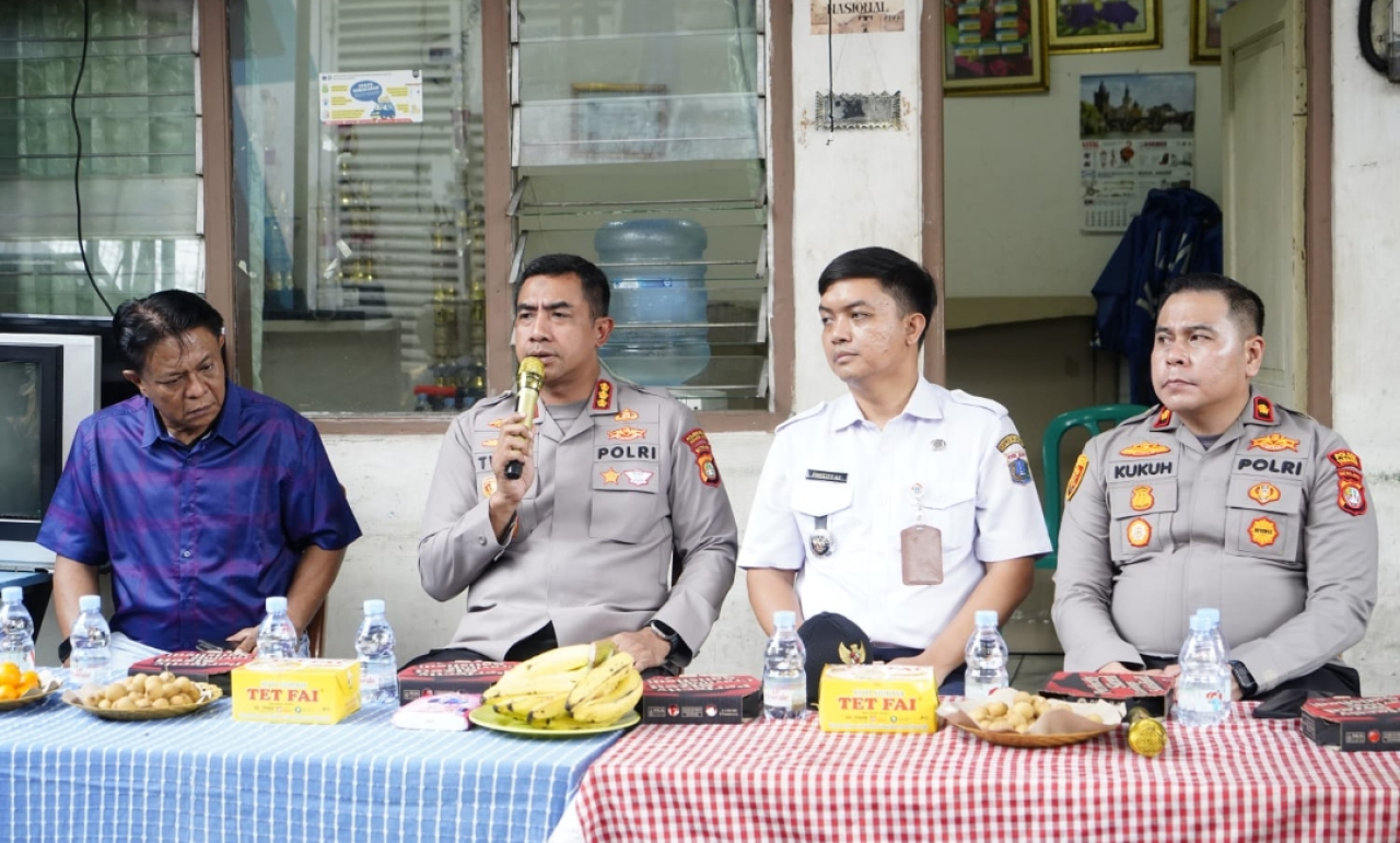 Ngopi Kamtibmas Bersama Kapolres Jakbar, Wadah Curhat Warga Tambora untuk Jakarta Barat yang Aman