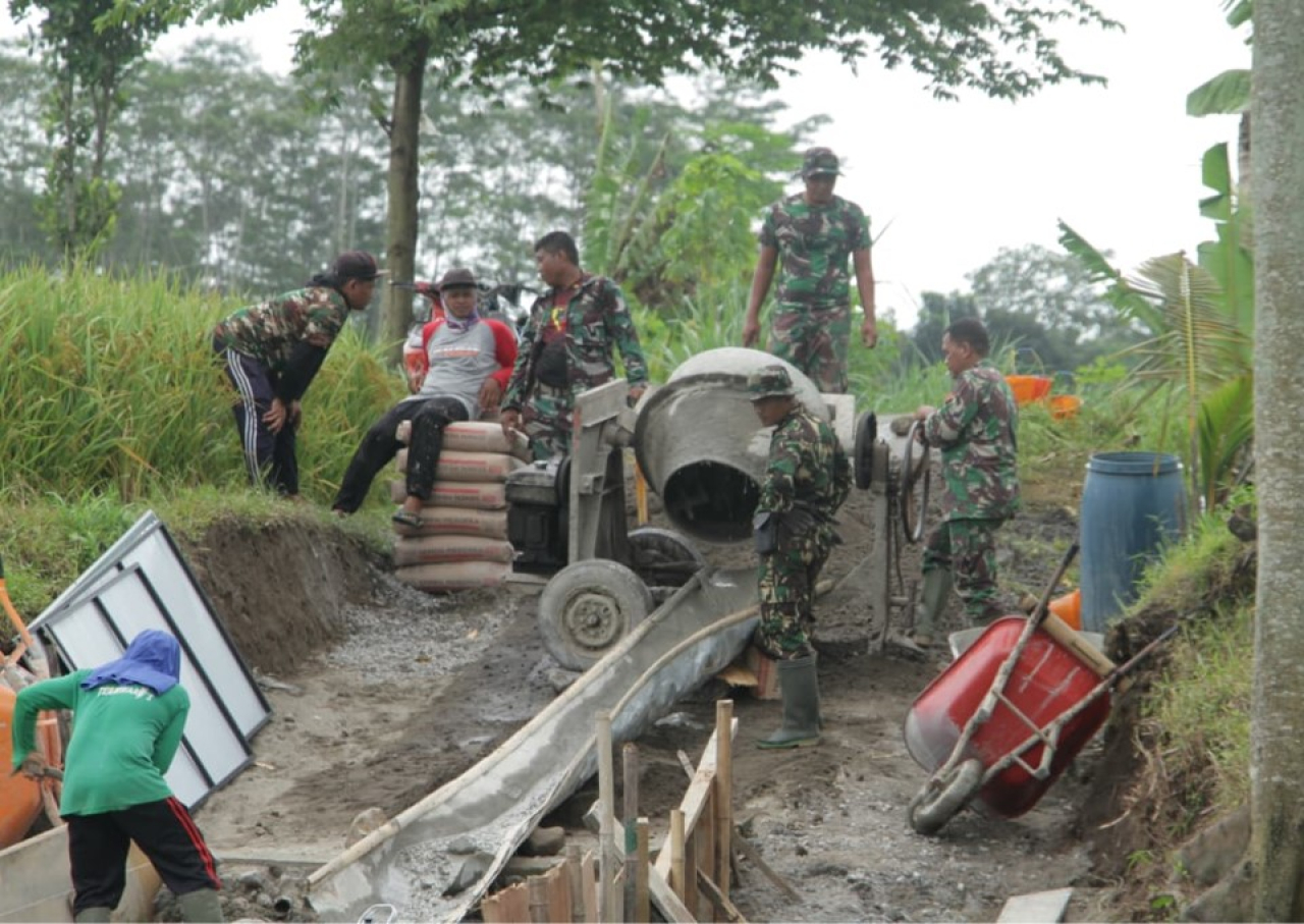 Harapan warga Desa Bendosewu Kecamatan Talun Kabupaten Blitar untuk memiliki akses transportasi yang lebih mumpuni akan segera terwujud