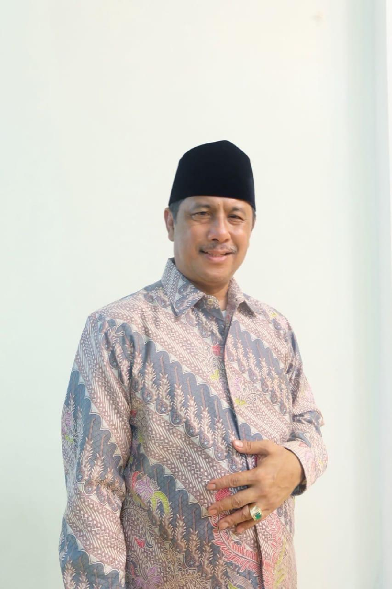 H Rawi : Masyarakat Madura Sangat Menjunjung Tinggi Akhlak Dan Adab-Budaya