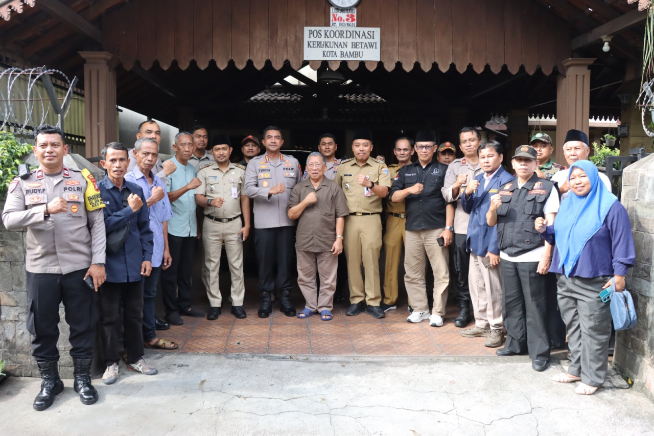 Polres Metro Jakarta Barat menggelar Upacara Peringatan Hari Kesadaran Nasional yang berlangsung khidmat di halaman Mapolres Metro Jakarta Barat, pada Senin, (19/1/2026). (Foto Humas Polresta Jakarta Barat for JatimUPdate.id)