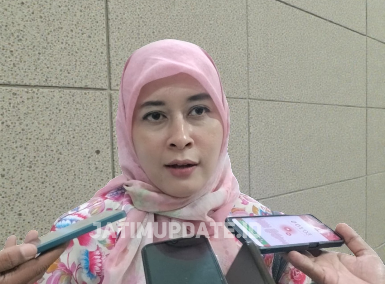Dua Proyek Mandek, Ajeng Wira Wati Minta Puskesmas dan SMP Tambak Wedi Tuntas 6 Bulan