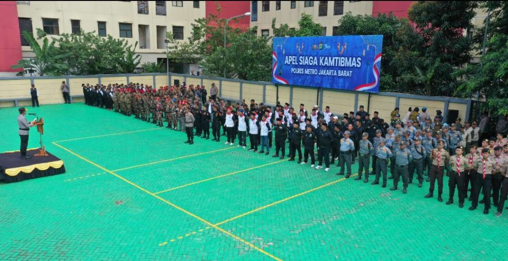 Polres Metro Jakarta Barat menggelar Apel Siaga Kamtibmas bersama seluruh perwakilan organisasi kemasyarakatan (ormas)