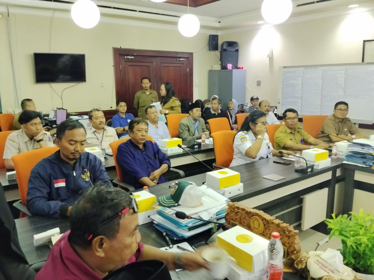 Komisi C Gelar RDP Parkir di Kawasan Semut Baru, Warga Sorot Truk Bertonase Besar