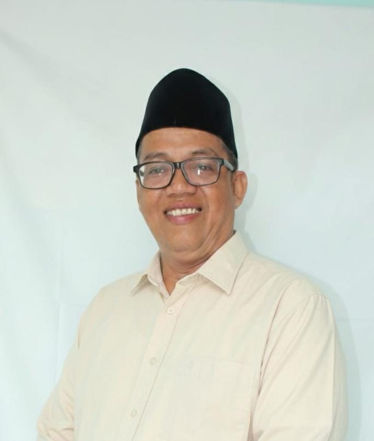 Hijrah Saputra   Humas Kantor Kementerian Agama Kabupaten Bondowoso, alumnus S3 Universitas Jember