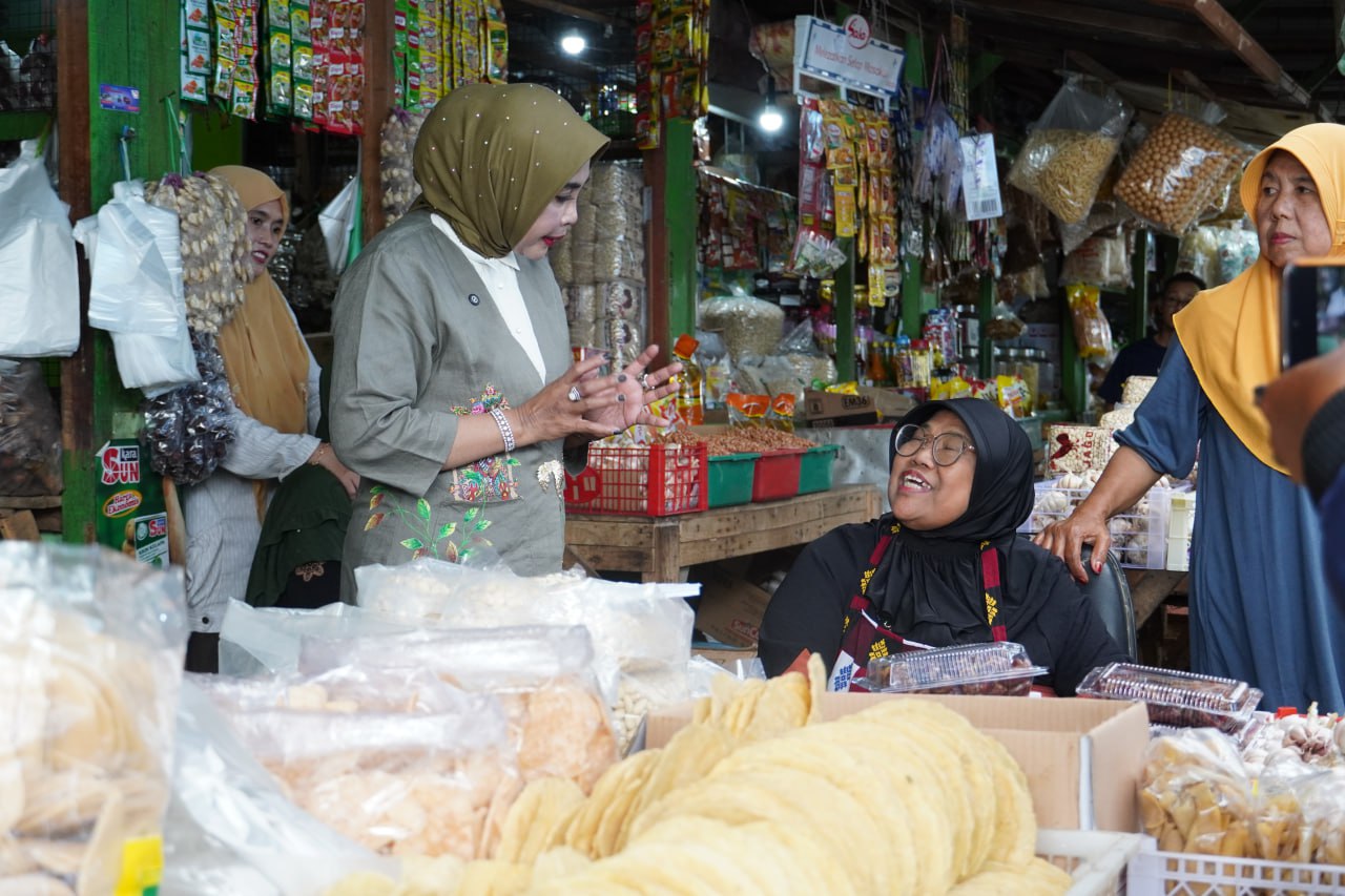 Wabup Sidoarjo Sidak Harga Sembako di Pasar Porong