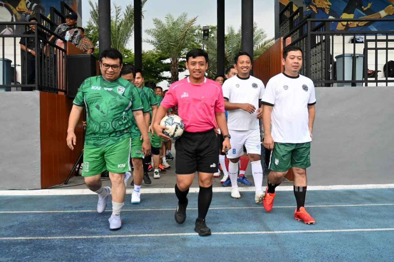 BRI Surabaya dan KAI Daop 8 Pilih Lapangan Mini Soccer untuk Pererat Kemitraan