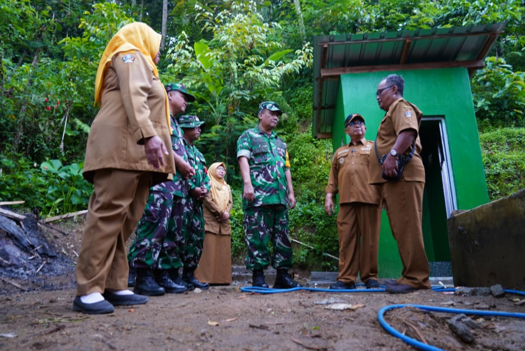 Kunjungan Tim Pengawasan dan Evaluasi (Wasev) Mabesad ke lokasi TMMD ke-127 Kodim 0808/Blitar dipimpin oleh Brigjen TNI R. Benny Arifin selaku Ketua Tim Wasev TMMD