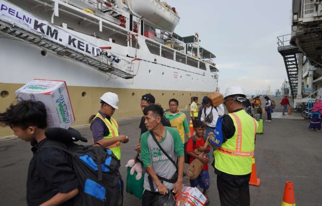 PT Pelabuhan Indonesia (Persero) Regional 3 memastikan kesiapan layanan kepelabuhan dalam menghadapi arus mudik Hari Raya Idul Fitri 1447 H 2026.