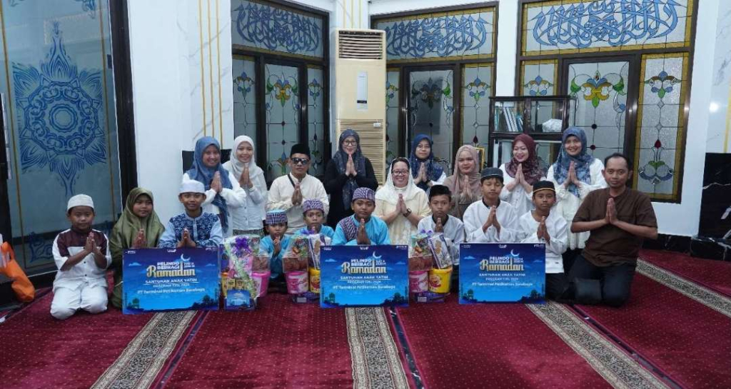 Kegiatan Pelindo Berbagi yang dilaksanakan TPS pada Senin (9-3) di Masjid At Taubah TPS
