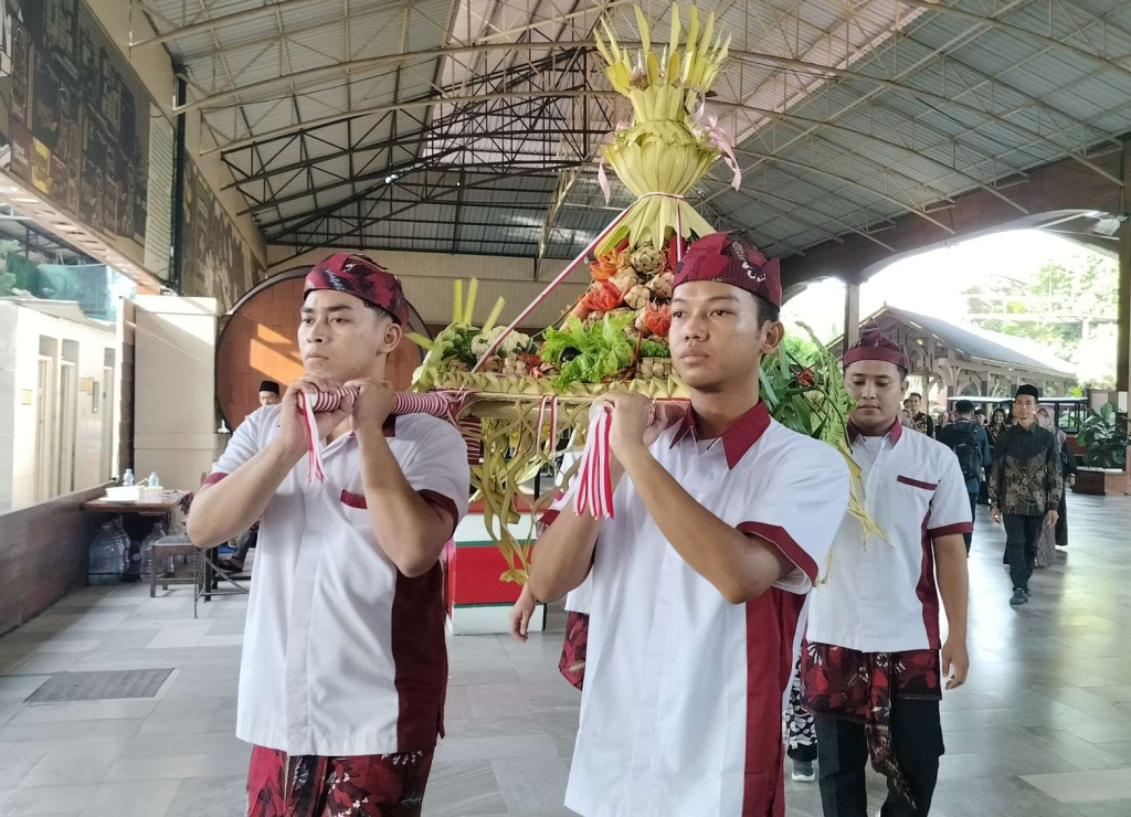 Kirab Ketupat Coklat yang digelar di Wisata Kampung Coklat pada Sabtu (28/3/2026)