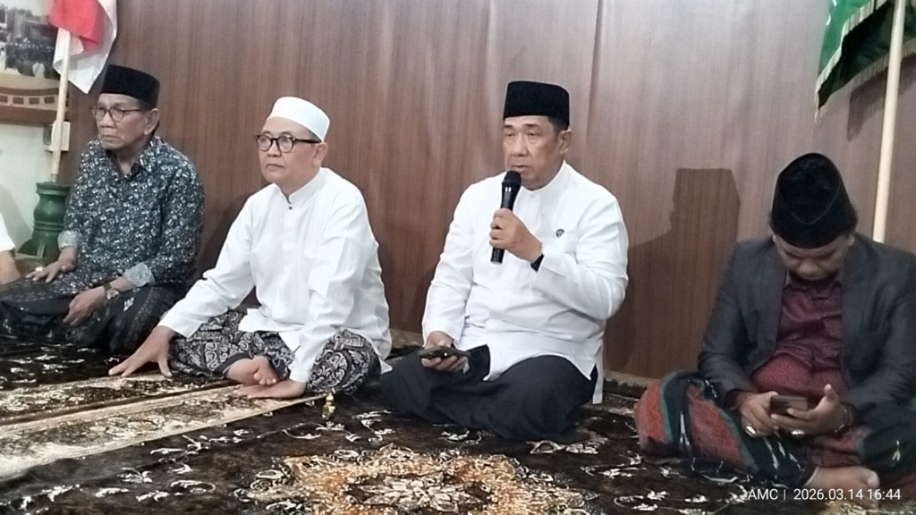 Masduki Toha, memberikan tausiyah saat buka puasa bersama