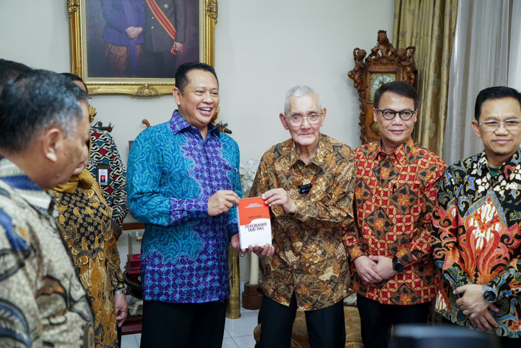 Bamsoet : Jenderal TNI (Purn) Try Sutrisno Adalah Prajurit Sejati Penjaga Pancasila dan Konstitusi