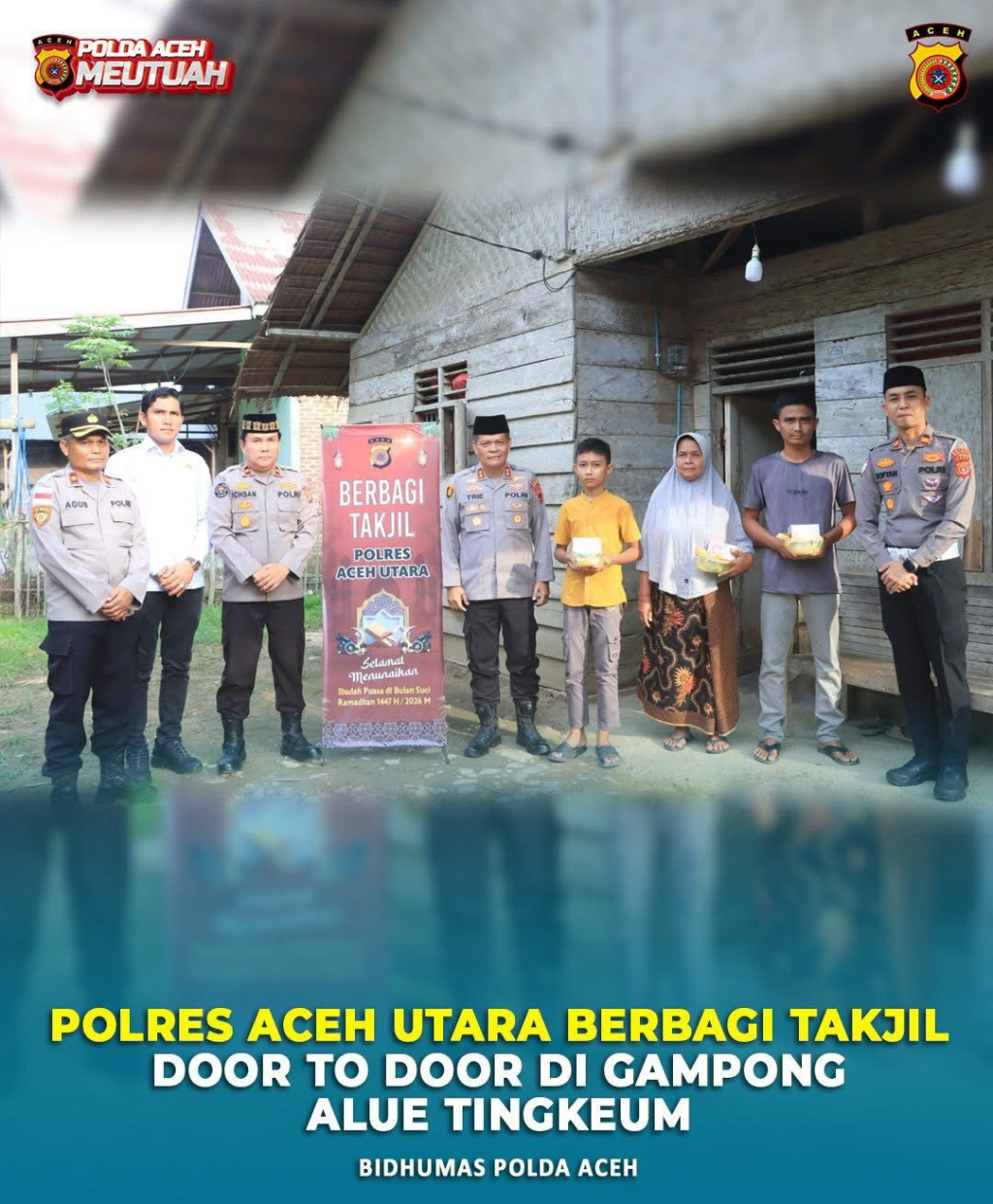 Suasana Polres Aceh Utara melaksanakan kegiatan pembagian takjil gratis secara door to door kepada masyarakat di Gampong Alue Tingkeum, Kecamatan Lhoksukon, Kabupaten Aceh Utara.