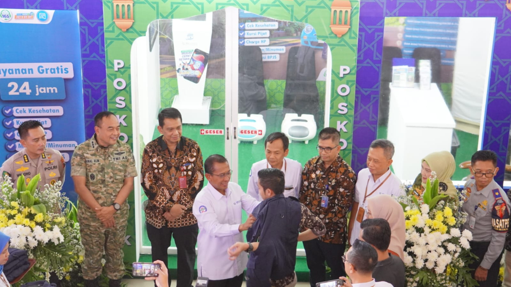 Salah satu posko tersebut berada di Terminal Purabaya, Sidoarjo, yang menyediakan layanan kesehatan gratis serta informasi seputar Program Jaminan Kesehatan Nasional (JKN).